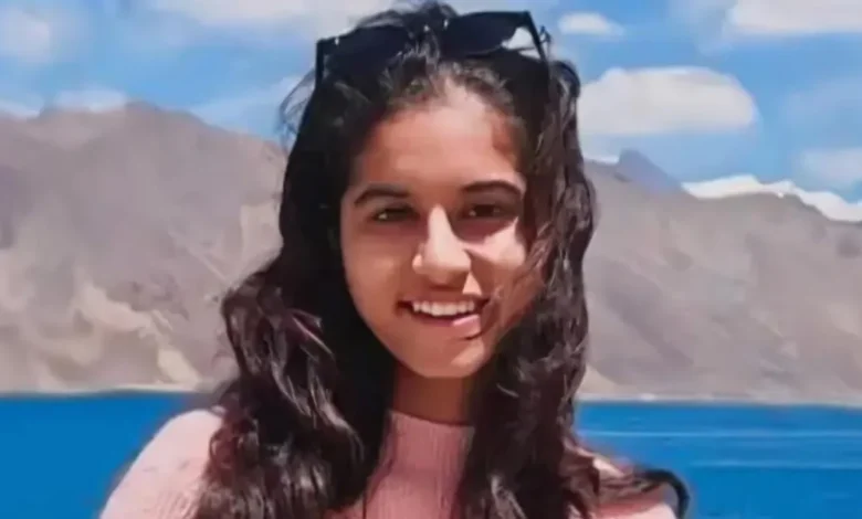 മുതിർന്ന പോലീസുദ്യോഗസ്ഥന്റെ മകളായ നിയമവിദ്യാർഥിനി ഹോസ്റ്റൽ മുറിയിൽ മരിച്ച നിലയിൽ