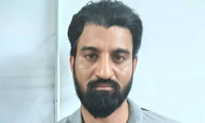 സ്വകാര്യ ബസ് ഡ്രൈവറെ മറ്റൊരു ബസ് ജീവനക്കാരൻ ഇരുമ്പ് വടി കൊണ്ട് തലയ്ക്കടിച്ചു; പ്രതി പിടിയിൽ