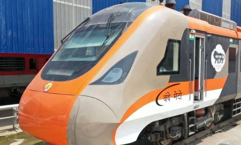 വന്ദേഭാരത് മെട്രോ ട്രെയിനിന്റെ പേര് നമോ ഭാരത് റാപിഡ് എന്നാക്കി; പ്രധാനമന്ത്രി ഫ്‌ളാഗ് ഓഫ് ചെയ്തു