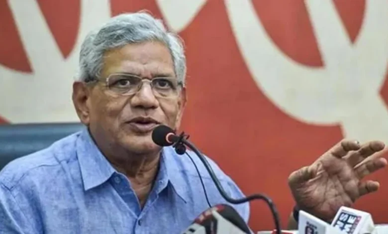 യെച്ചൂരിയുടെ ആരോഗ്യനില ഗുരുതരമായി തുടരുന്നു; വെന്റിലേറ്ററിലേക്ക് മാറ്റി