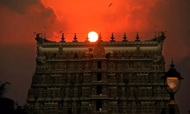 ശ്രീപത്മനാഭ സ്വാമി ക്ഷേത്രത്തില് മോഷണം; ഓസ്ട്രേലിയന് പൗരത്വമുള്ള ഡോക്ടര് ഉള്പ്പെടെ മൂന്നു പേര് പിടിയില്