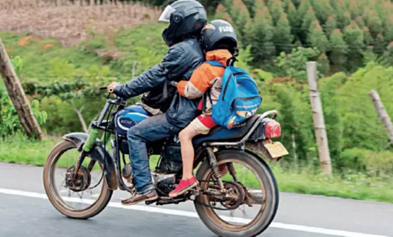 കുട്ടികള്‍ക്കും ഹെല്‍മറ്റ് നിര്‍ബന്ധം