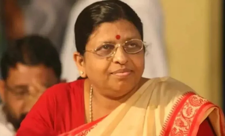 നിയമപരമായി രാജിവെക്കേണ്ടതില്ല, രാജി വേണോയെന്ന് തീരുമാനിക്കേണ്ടത് മുകേഷ്: സതീദേവി